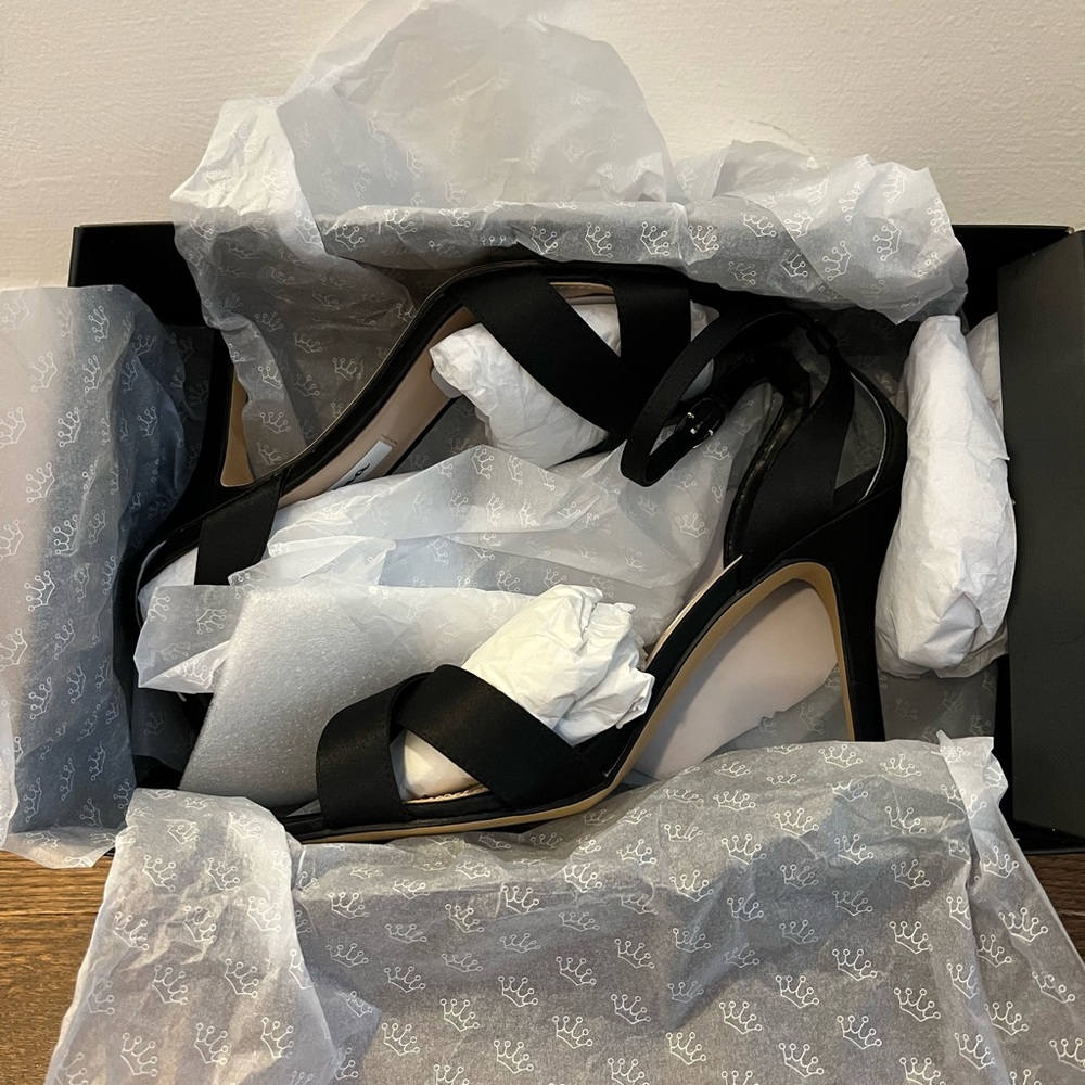 Brand new Nina Venus Black Heels